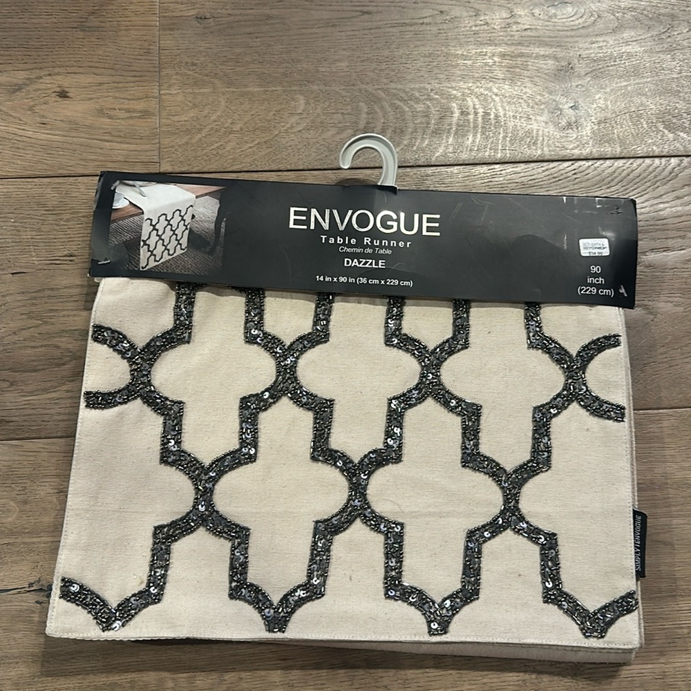 Table Runner